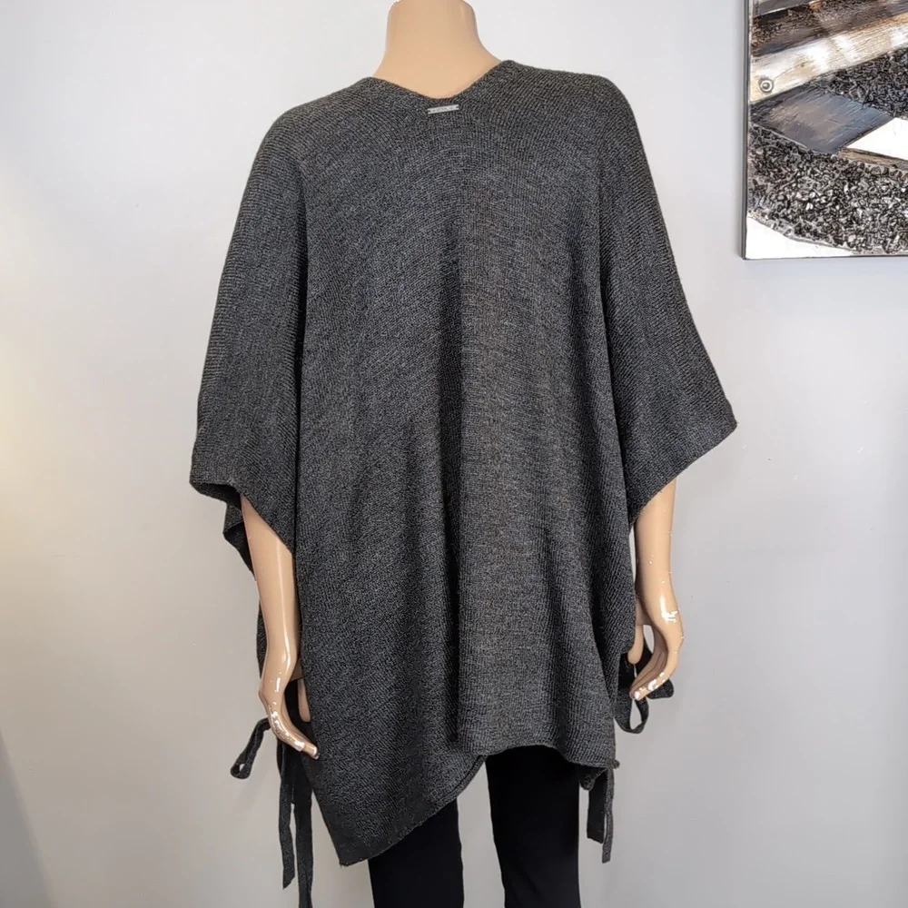 Michael Kors Charcoal Grey Knit Poncho Lace Up Grommet Cape Sweater Womens O/S - Picture 8 of 14